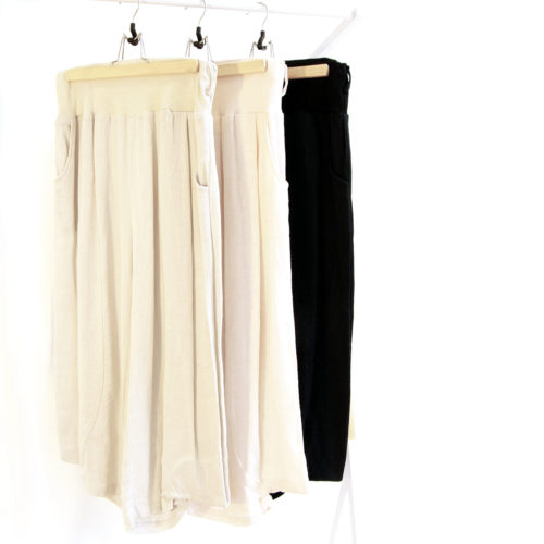 Our Tulip Linen Pants. Shown here in 100% pure linen, colour matched Jersey ribbed elastic waist and comfy side pockets. As well as offering a free size relaxed fit for ladies’ 10 to 16. Available in four fabulous colours. Blush pink, black, navy & pale blue. In short, our Tulip's are the perfect self-indulgent purchase to add to your wardrobe. Or as a gift for someone very special.