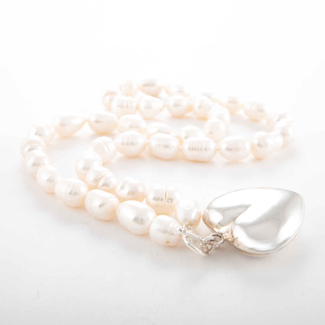 Freshwater Pearls Jewellery Wholesaler Image