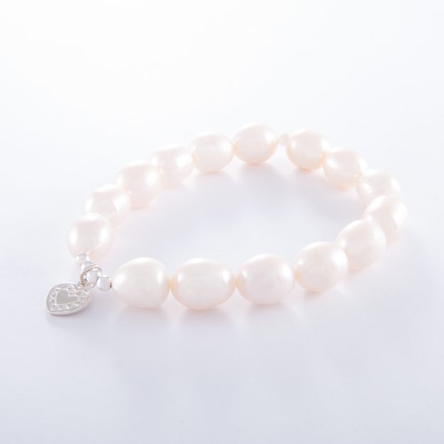 Freshwater Pearl Sterling Silver Tiny Heart Elastic Bracelet.